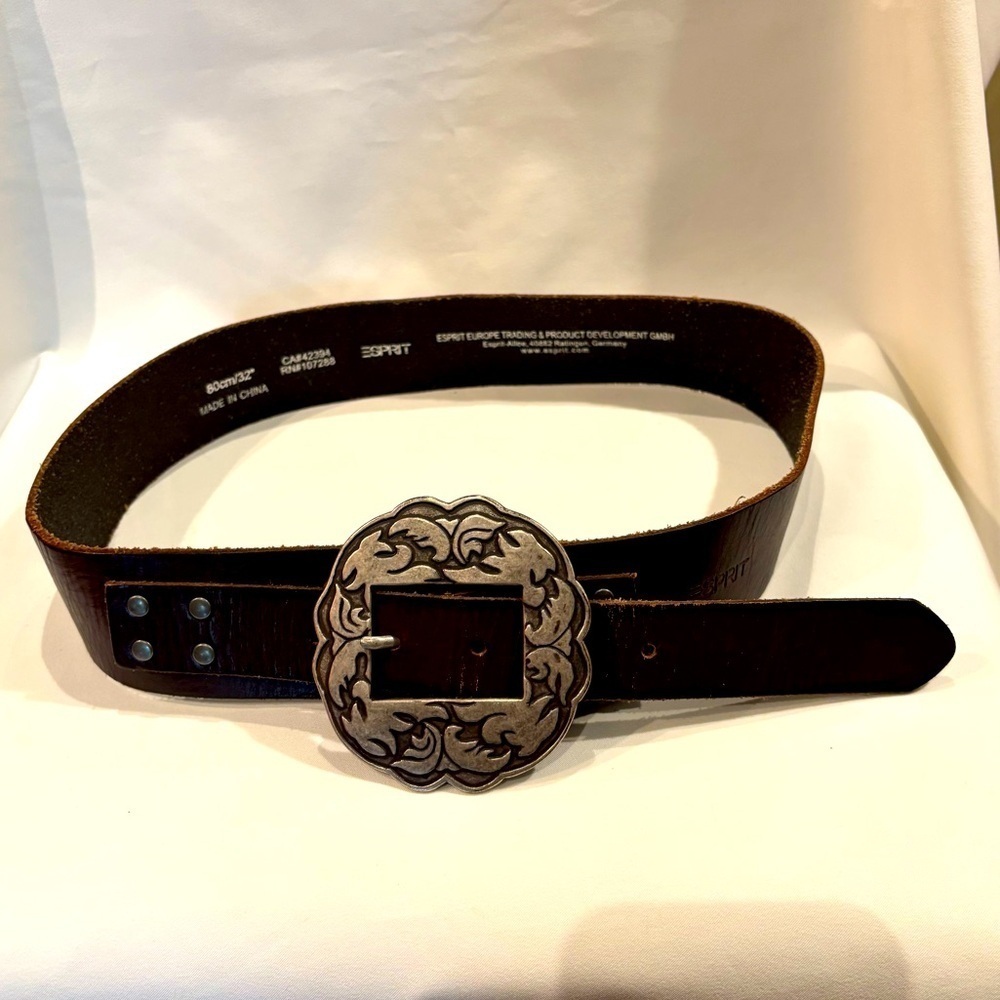 ESPRIT Sz 32” or 80 cm Brown Leather Belt with Metal Floral Style Ornate Buckle